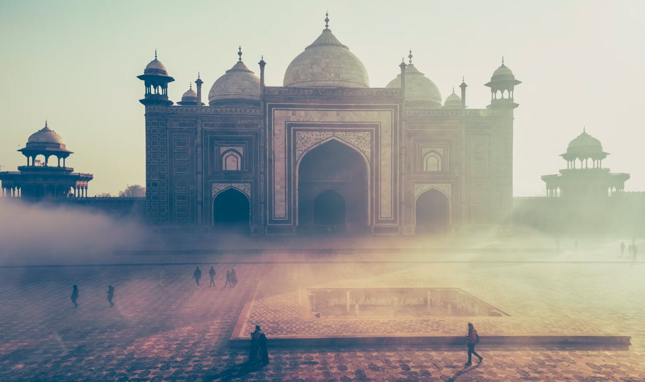Why You Should Travel in 2023 - Especially in India - Vushii.com